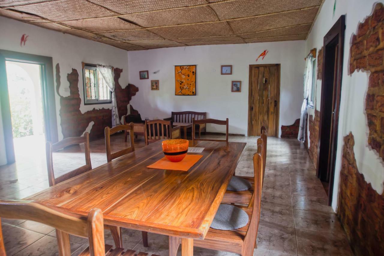 Footsteps Eco-Lodge Gunjur Eksteriør billede